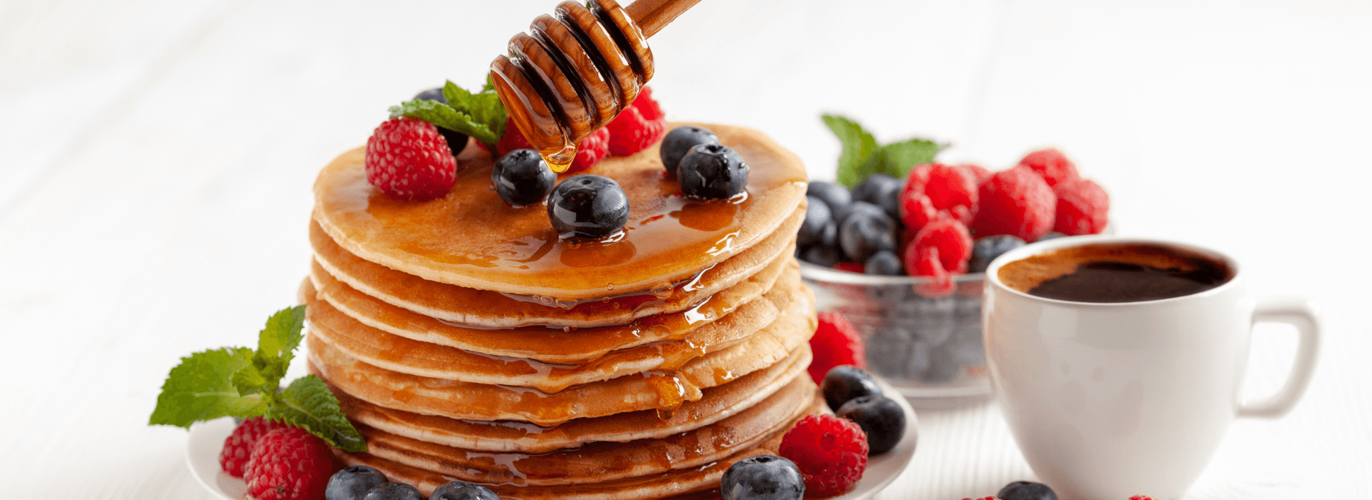 Renowned breakfast and lunch eatery now also offers their patrons “egg-cellent” and varied ways to pay.